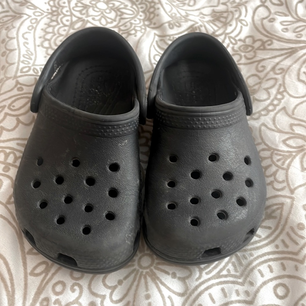 Crocs Classic Baby Size 7 Black Slip On Vented Water Friendly Shoes